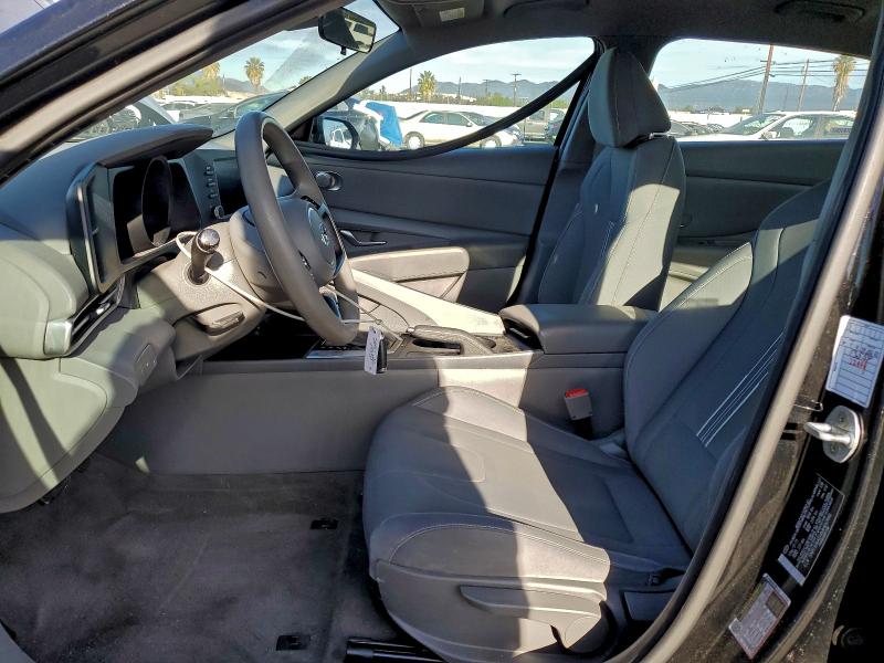 Фото 7 - HYUNDAI ELANTRA