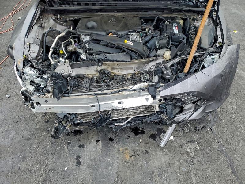 Фото 11 - TOYOTA CAMRY