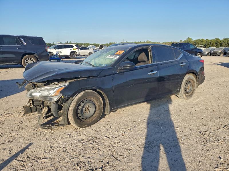 Фото 1 - NISSAN ALTIMA