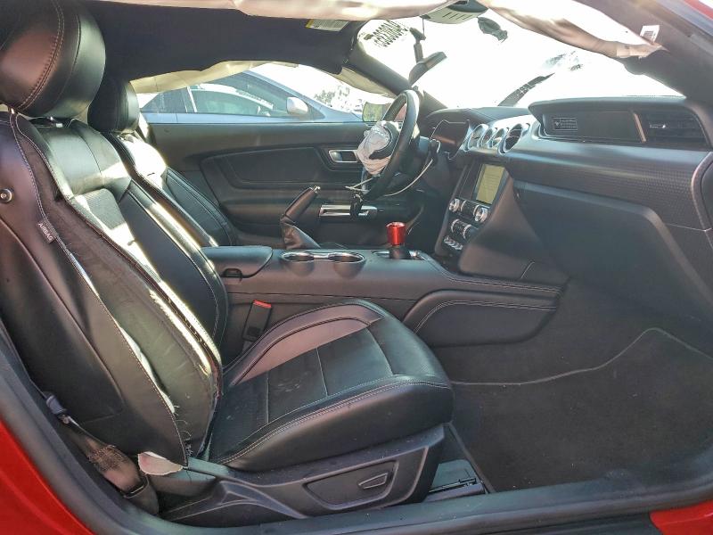 Фото 10 - FORD MUSTANG