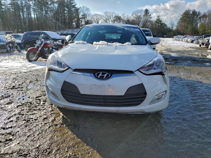 Фото 5 - HYUNDAI VELOSTER