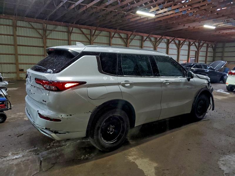 Фото 3 - MITSUBISHI OUTLANDER