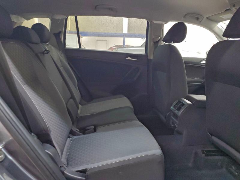 Фото 10 - VOLKSWAGEN TIGUAN