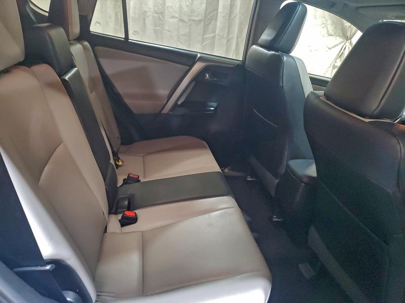 Фото 11 - TOYOTA RAV4