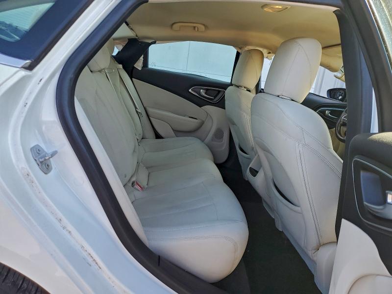 CHRYSLER 200 2015 VIN 1C3CCCAB7FN607650