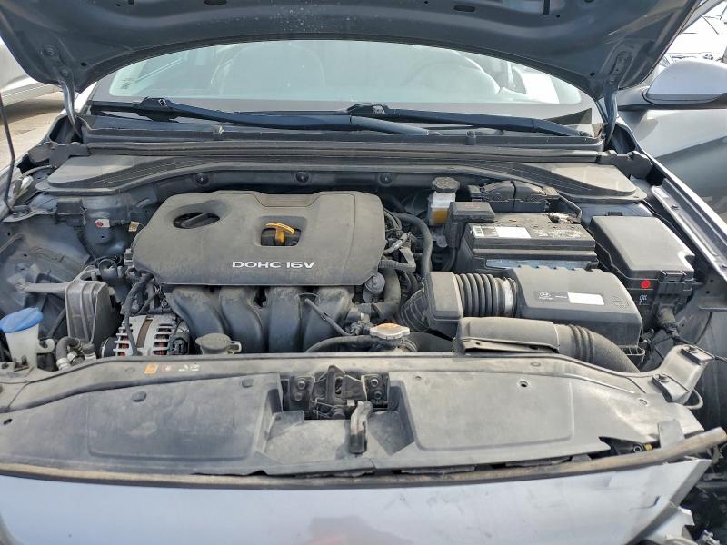 Фото 11 - HYUNDAI ELANTRA