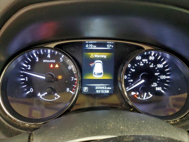 Фото 9 - NISSAN ROGUE