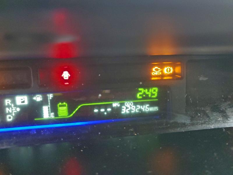 Фото 9 - TOYOTA PRIUS