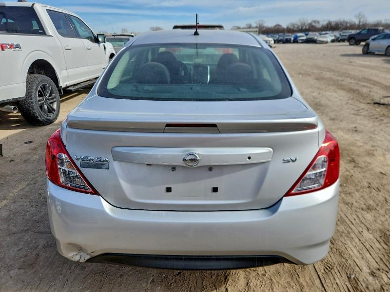 Фото 6 - NISSAN VERSA