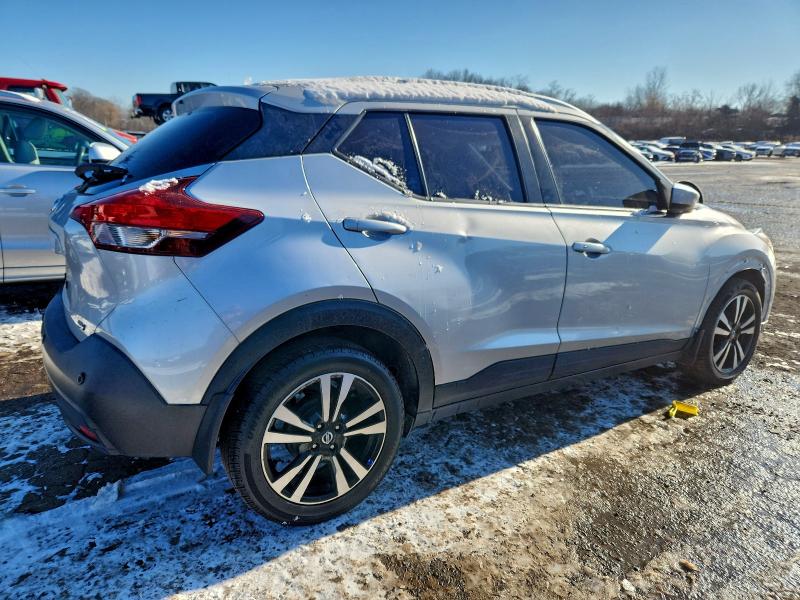 Фото 3 - NISSAN KICKS