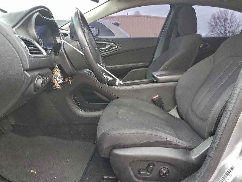 Фото 7 - CHRYSLER 200