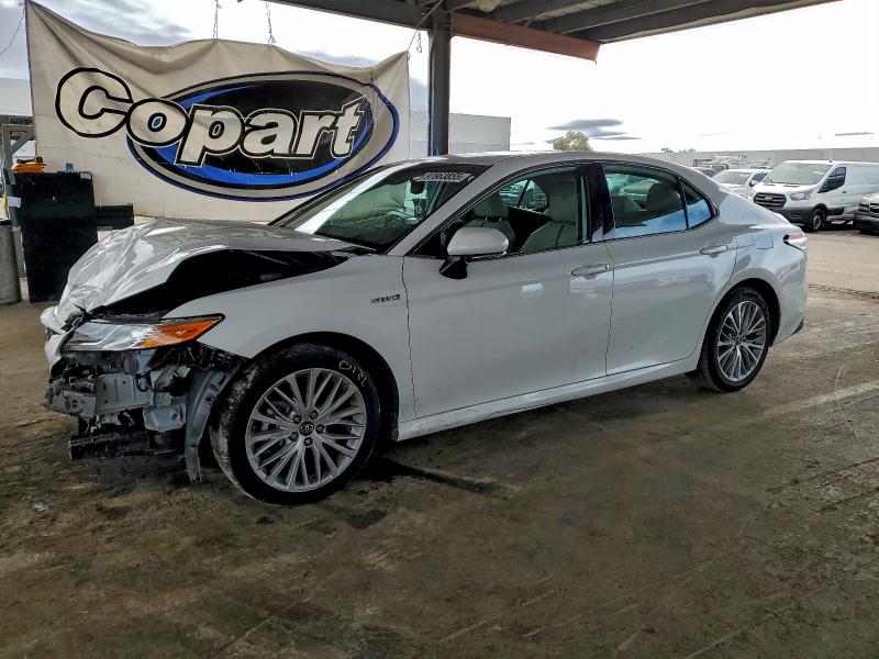 Фото 1 - TOYOTA CAMRY