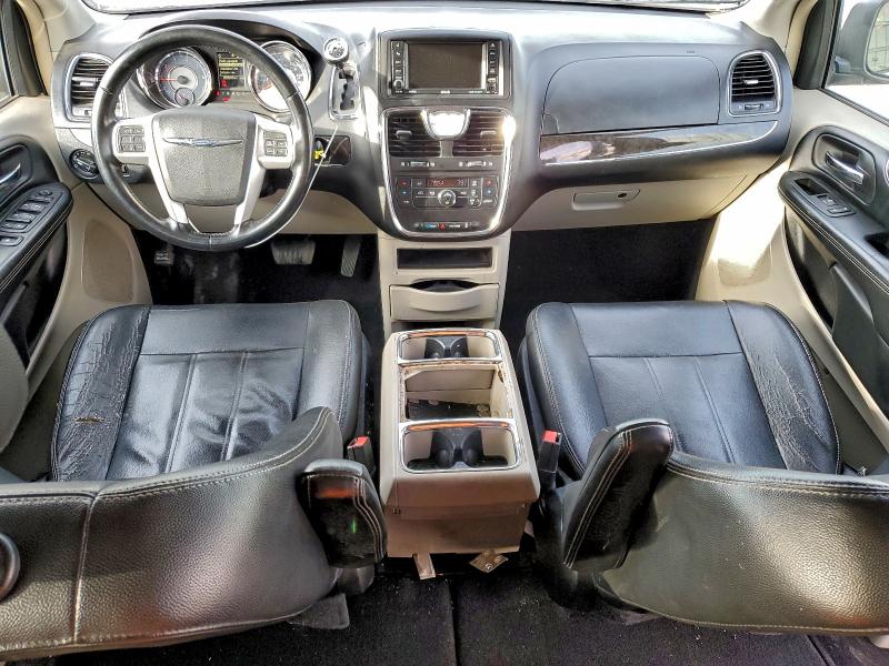 Фото 8 - CHRYSLER MINIVAN