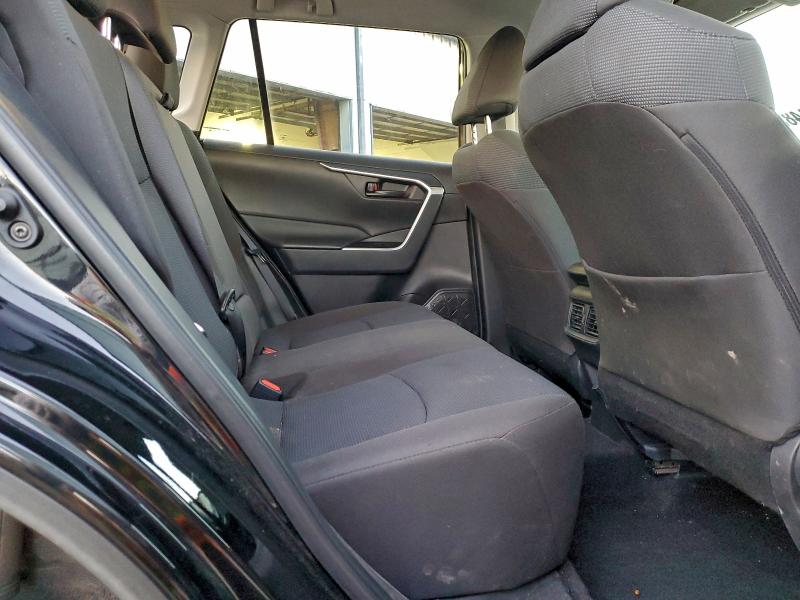 Фото 11 - TOYOTA RAV4