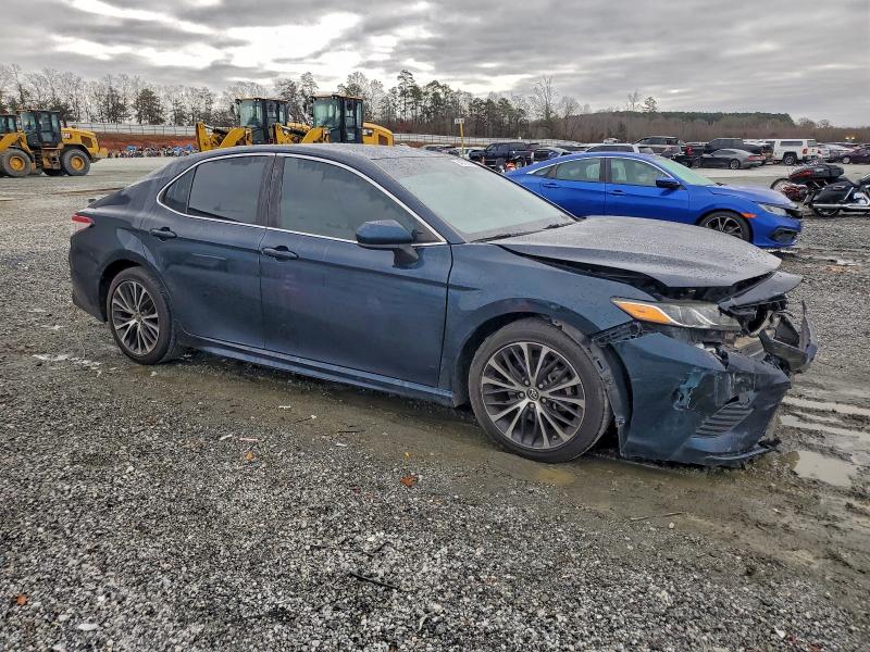 Фото 4 - TOYOTA CAMRY