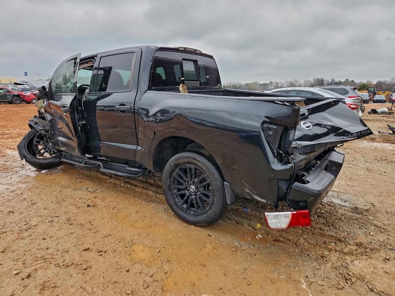 Фото 2 - NISSAN TITAN