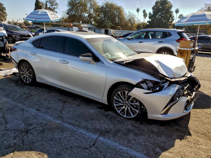 Фото 4 - LEXUS ES300