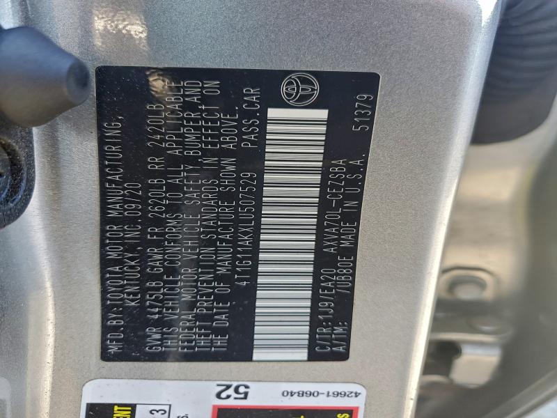 Фото 12 - TOYOTA CAMRY