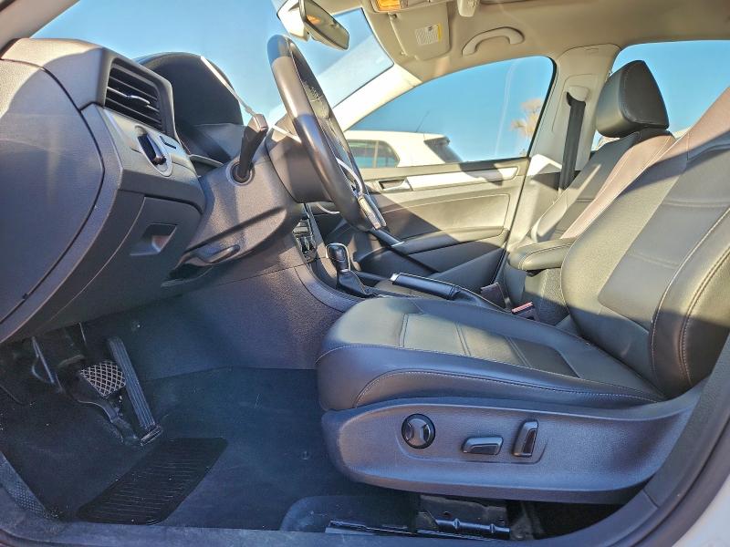 Фото 7 - VOLKSWAGEN PASSAT