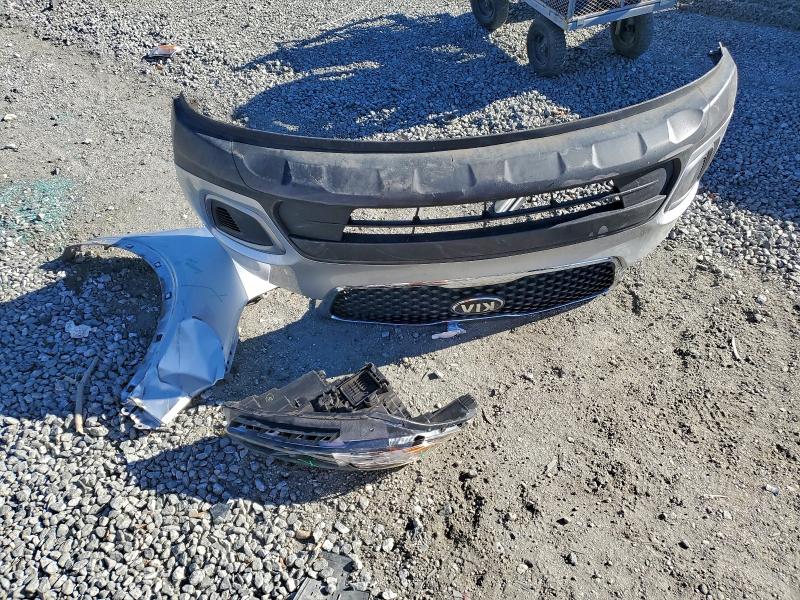 Фото 13 - KIA SORENTO