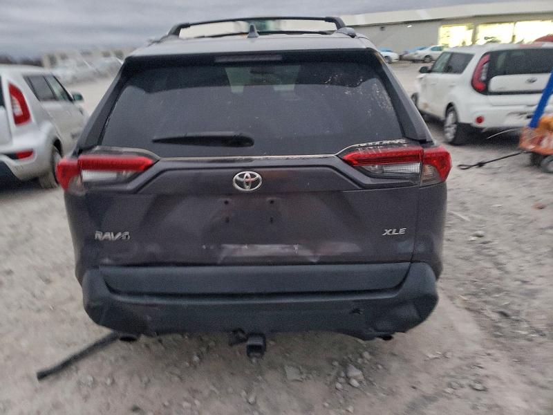 Фото 6 - TOYOTA RAV4