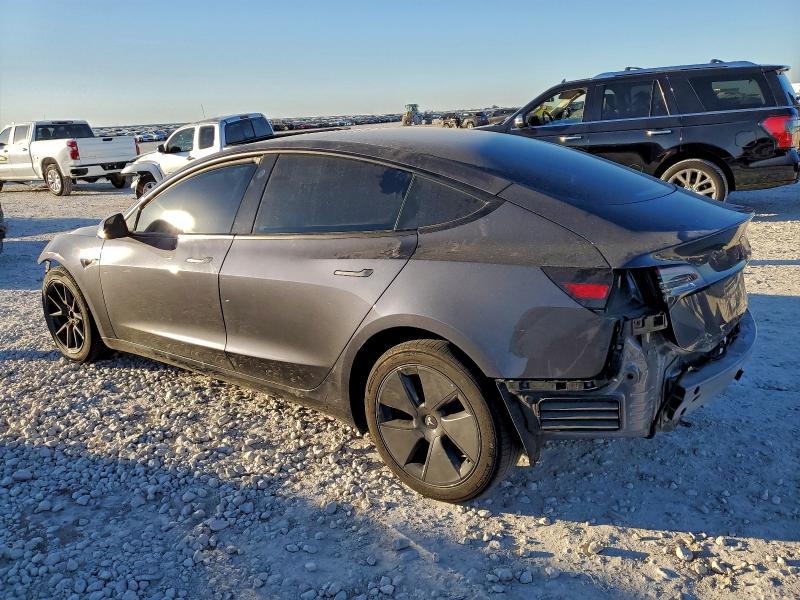 Фото 2 - TESLA MODEL 3