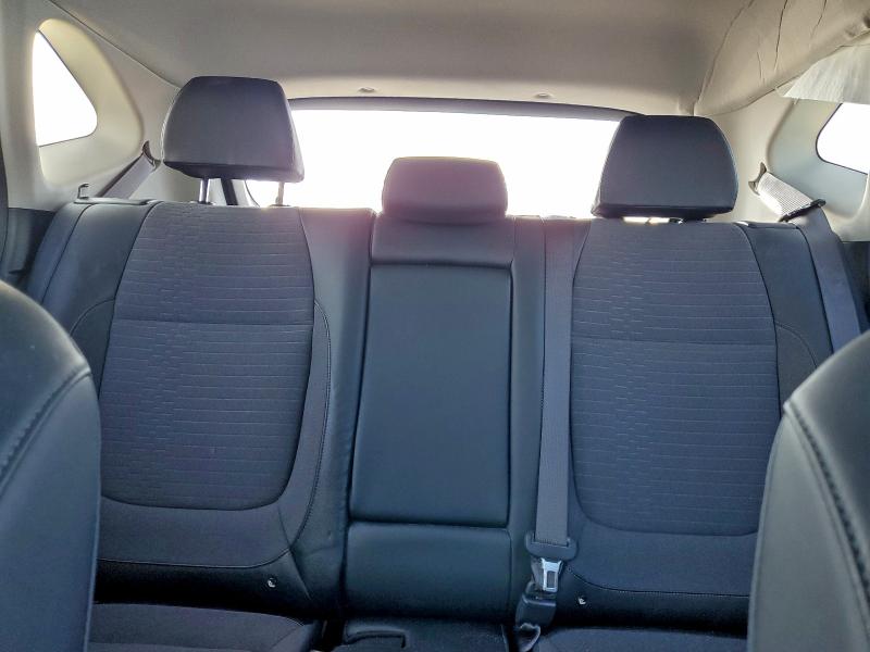 Фото 10 - KIA SELTOS