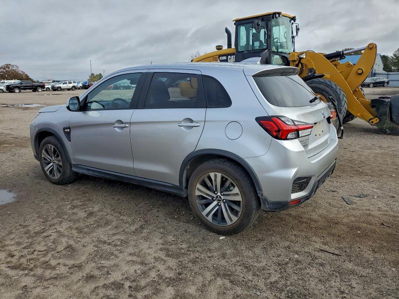 Фото 2 - MITSUBISHI OUTLANDER