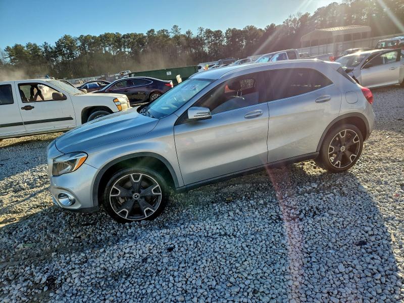 Фото 1 - MERCEDES-BENZ GLA-CLASS