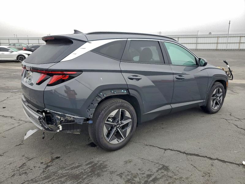 Фото 3 - HYUNDAI TUCSON