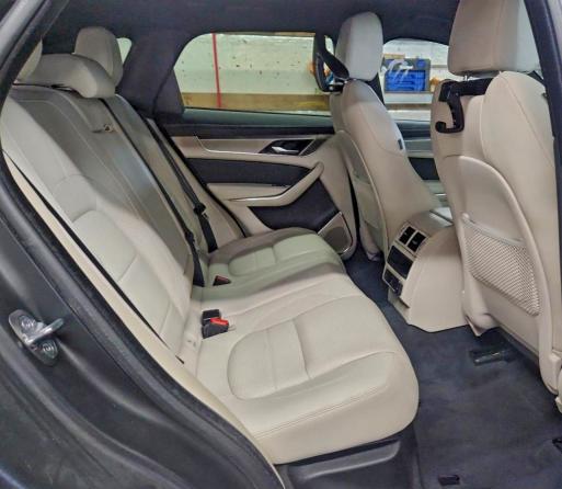 Фото 11 - JAGUAR F-PACE