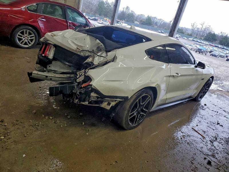 Фото 3 - FORD MUSTANG