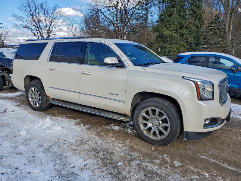 Фото 4 - GMC YUKON