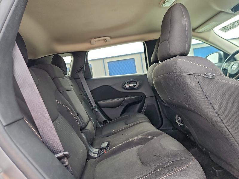 Фото 11 - JEEP GRAND CHER