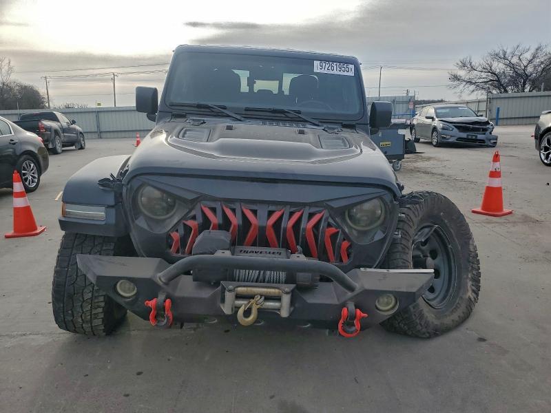 Фото 5 - JEEP GLADIATOR