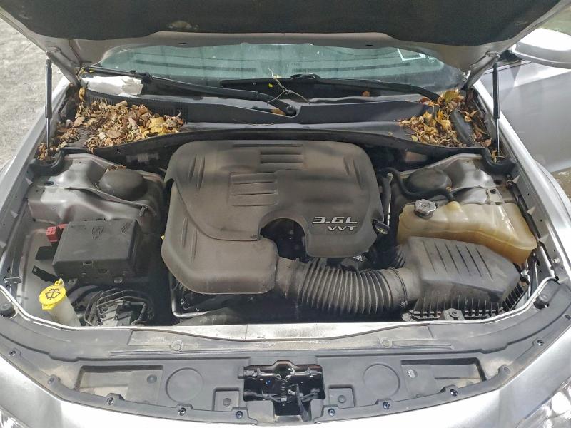 Фото 11 - CHRYSLER 300