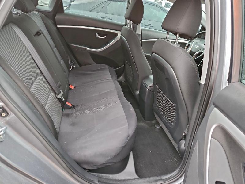 Фото 10 - HYUNDAI ELANTRA