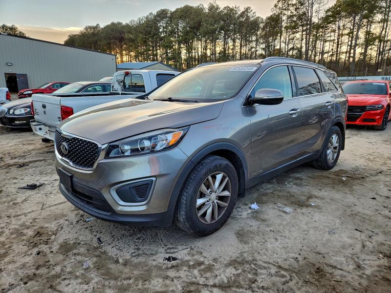 Фото 1 - KIA SORENTO