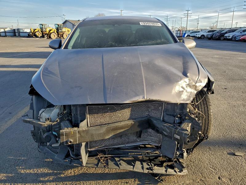 Фото 5 - HYUNDAI ELANTRA