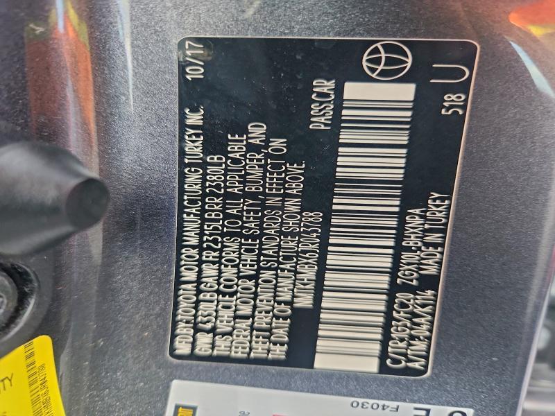 Фото 13 - TOYOTA C-HR