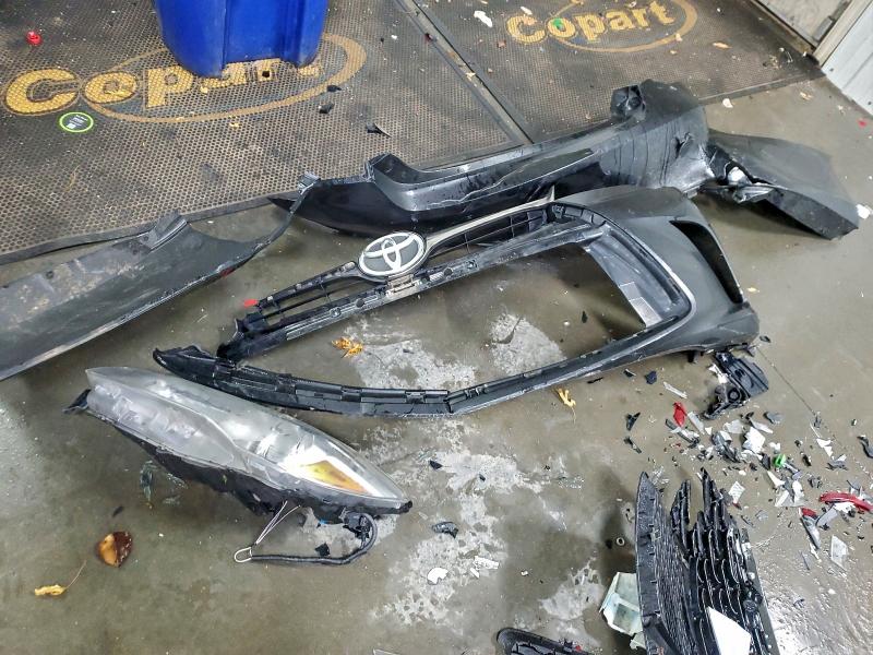 Фото 12 - TOYOTA CAMRY