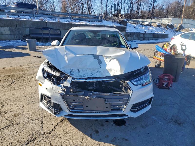 Фото 5 - AUDI A4