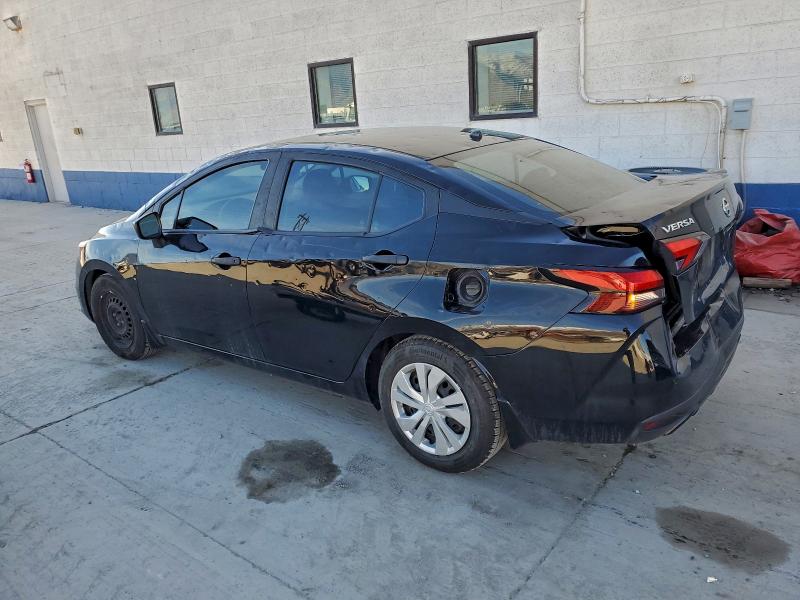 Фото 2 - NISSAN VERSA