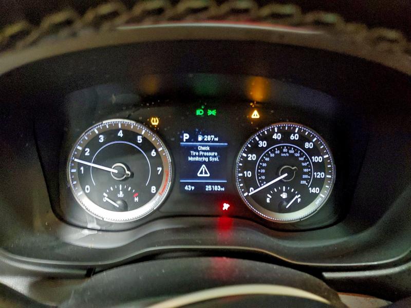 Фото 9 - HYUNDAI VENUE