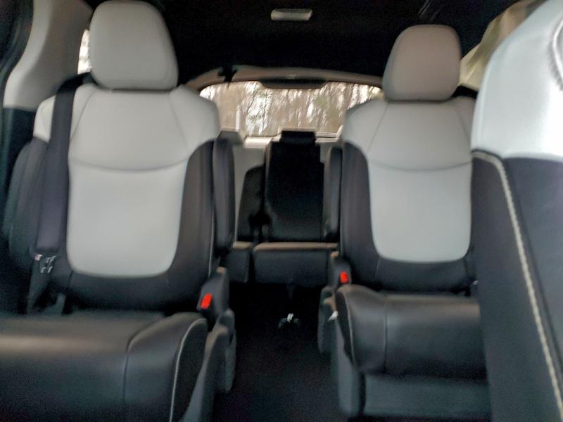 Фото 10 - TOYOTA SIENNA