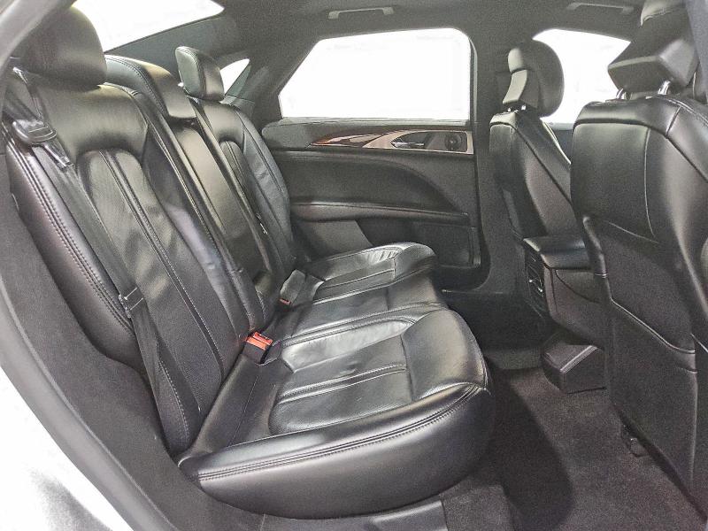 Фото 10 - LINCOLN MKZ