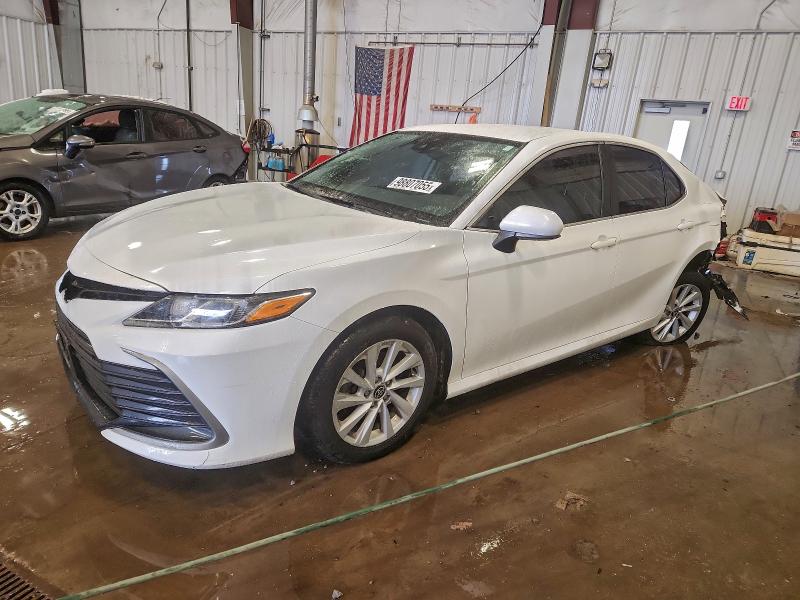 Фото 1 - TOYOTA CAMRY