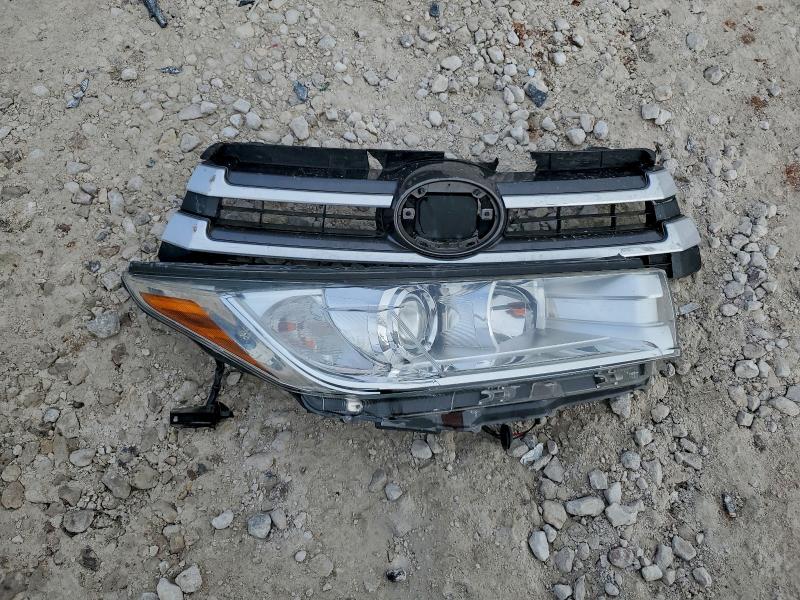 Фото 13 - TOYOTA HIGHLANDER