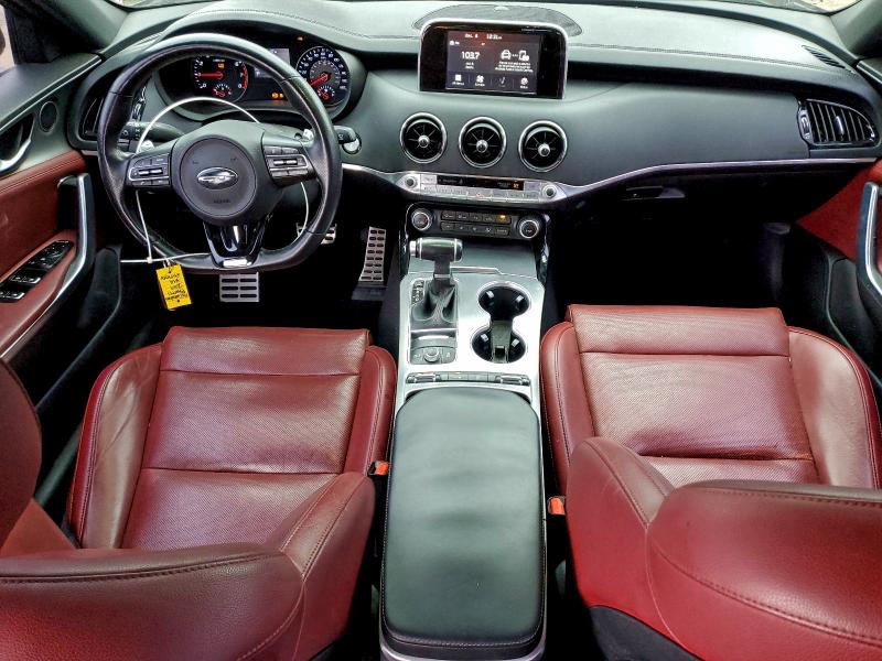 Фото 8 - KIA STINGER