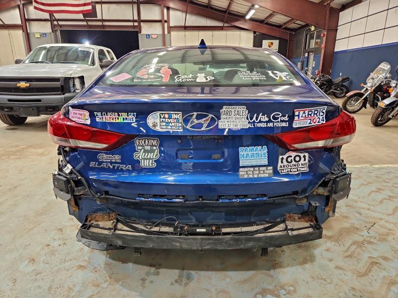 Фото 6 - HYUNDAI ELANTRA